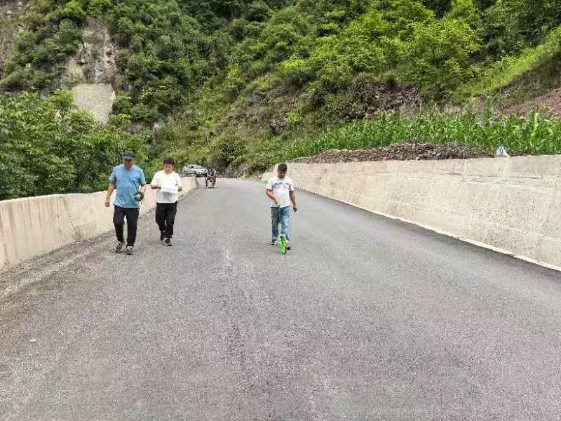 8.8S237（德钦-勐堆）（妥洛江桥头）修复竣工验收.jpg