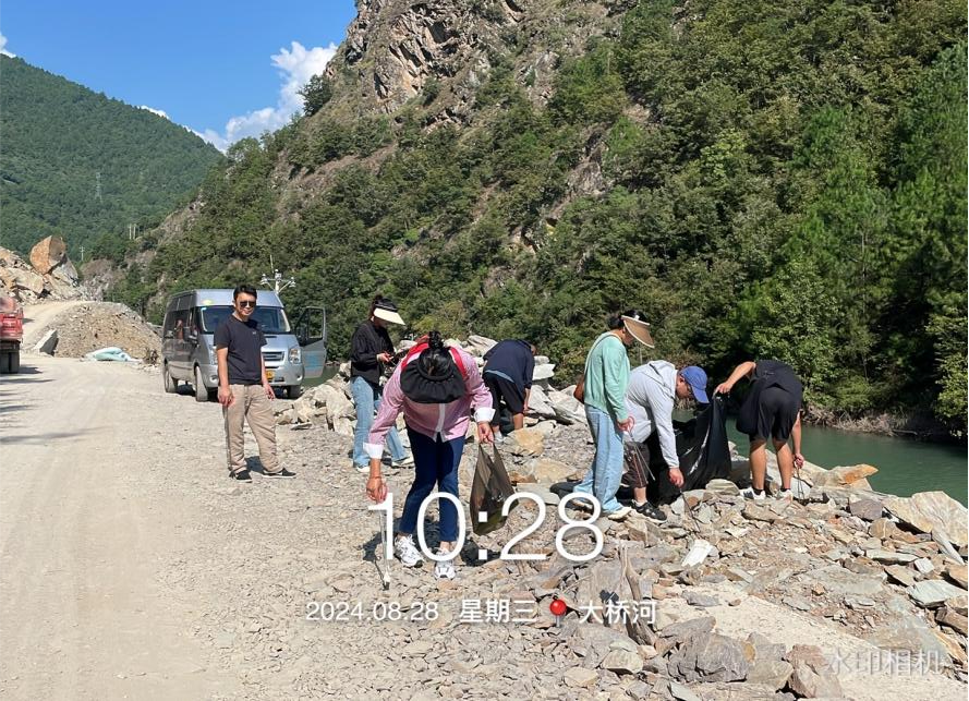 8.28到大桥河巡河.png